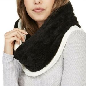 DKNY Fleece-Lined Infinity Scarf Black & Cream NEW